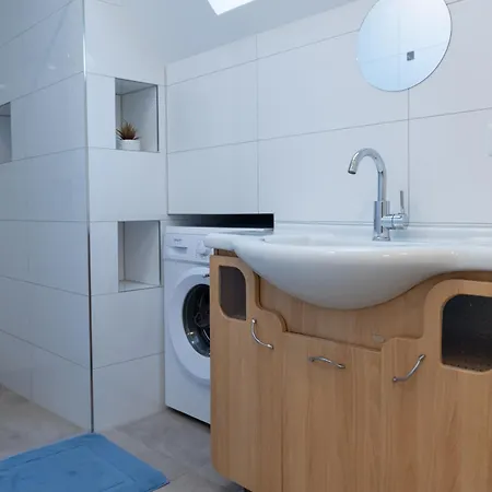 Monteuerunterkunft - Flexibel Und Modern Appartamento Laichingen